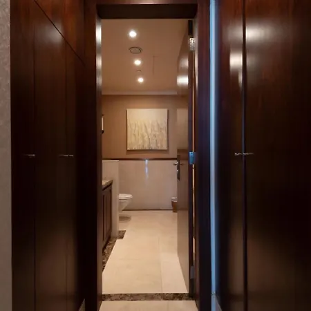Sabriyah Luxury Central شقة فندقية *